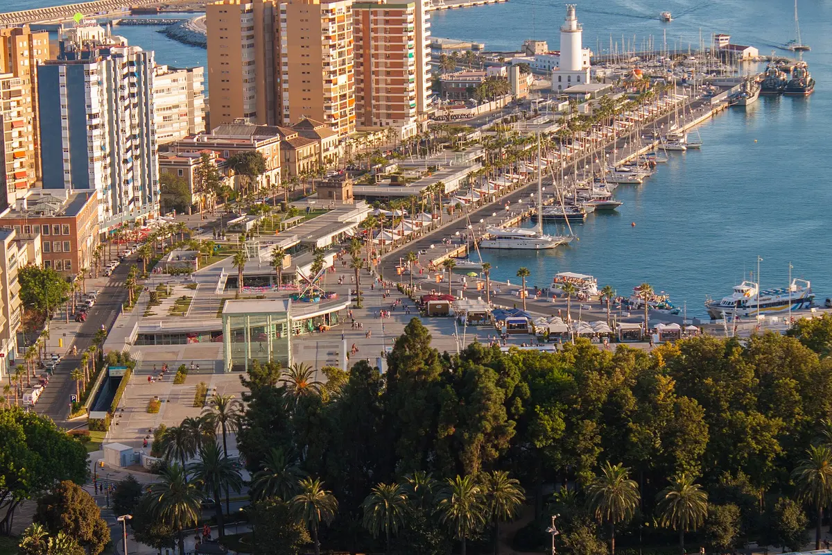 Muelle Uno and the port of Málaga